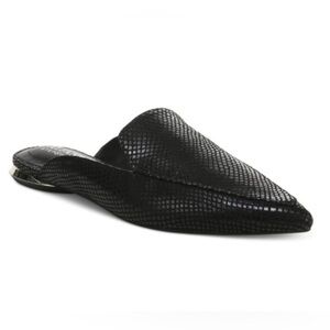 Alfani Women’s Serrise Faux Snake Skin Black Pointed
Toe Flat Mules Size 6.5M
